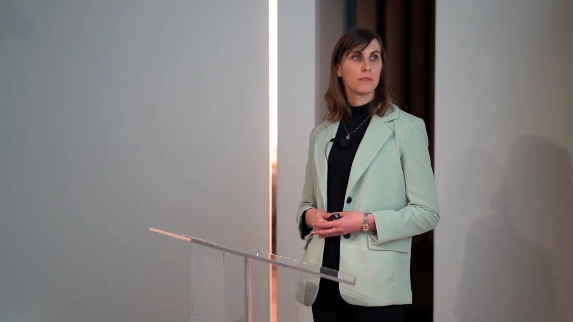 A művészet terei Csáth Géza, Kosztolányi Dezső, Milkó Izidor és Munk Artúr prózájában – Károly Adrienn vajdasági irodalomtörténész előadása. MAGYARSÁG HÁZA IRODALMI SZALON.