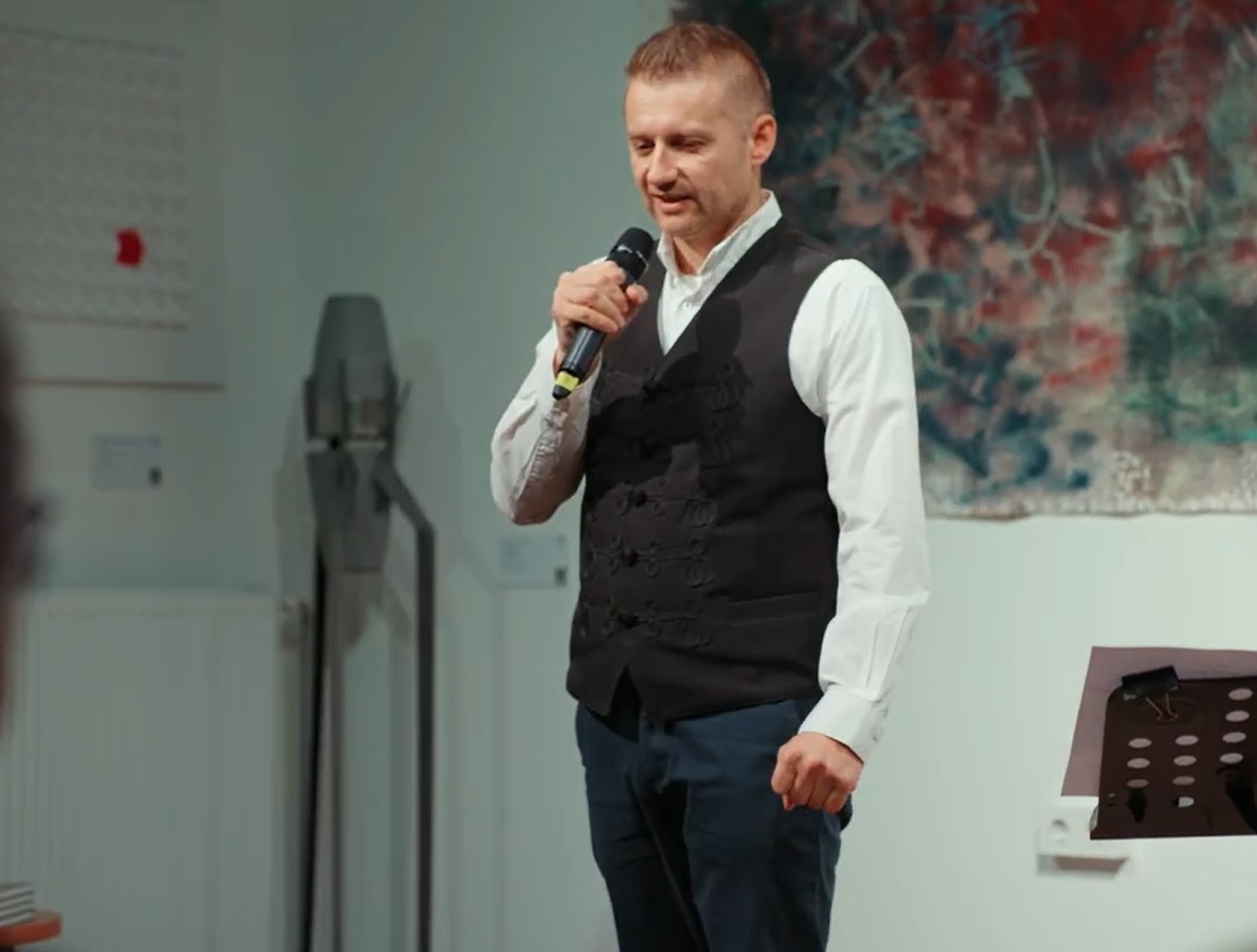 Thököly Vajk irodalmi estje – A vers mindig mindenkié. MAGYARSÁG HÁZA IRODALMI SZALON.